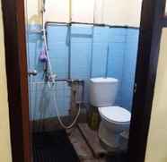 Toilet Kamar 3 Downtown Homestay