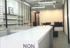 Lobby 4 Non Num Poshtel