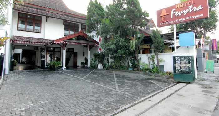 Bên ngoài Hotel Fevytra Syariah