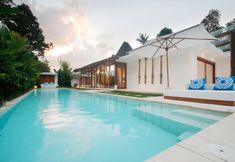 수영장 3 The Apartments Ubud