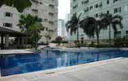 Kolam Renang 3 Ridgewood Towers Condotel