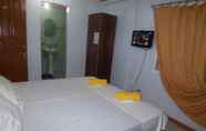 Kamar Tidur 3 Surigao Tourist Inn