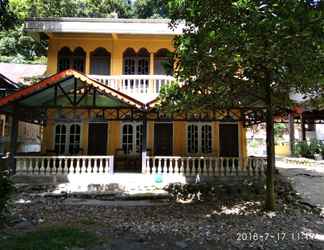 ภายนอกอาคาร 2 Yusman Guest House, Restaurant and Jungle Trekking