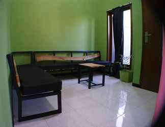 Lobby 2 Comfort Room at Mborick Homestay