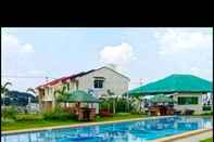 Kolam Renang Affordable Townhouse@DECA Clark 10 Mins To Airport