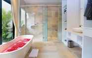 In-room Bathroom 6 Amara Villa Umalas Bali