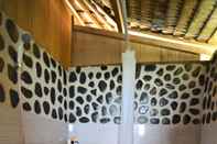 In-room Bathroom Oracave Eco-Lodge