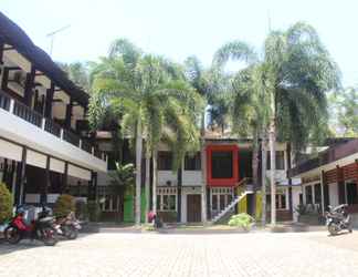 Bangunan 2 Bintang Bungalow Batukaras