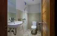 In-room Bathroom 2 Hartaning House by Pramana Villas