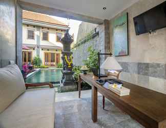 Lobby 2 Hartaning House by Pramana Villas