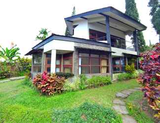 ภายนอกอาคาร 2 Villa Klub Bunga 4 Bedroom near Jatim Park