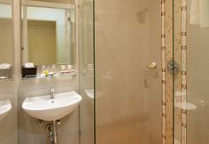 In-room Bathroom 7 The Xotic Jimbaran Bali