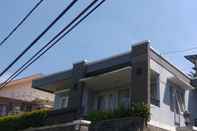 Lobi Twin House Dago Pakar with Bandung City View