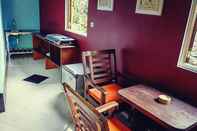 Bangunan Corner Warung Guesthouse