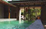 Swimming Pool 6 Watukarung Ristu Homestay