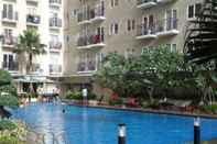 Swimming Pool Majesty Studio Room at Apartemen Puri Park View