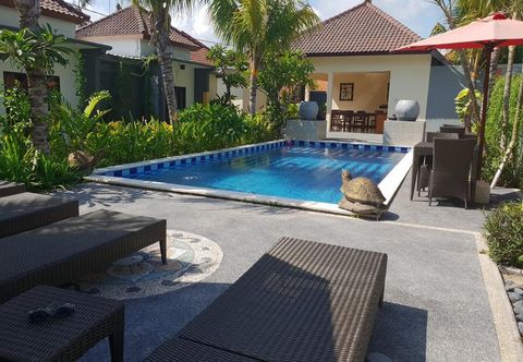Swimming Pool Palm Bamboo Hotel