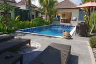 Kolam Renang Palm Bamboo Hotel