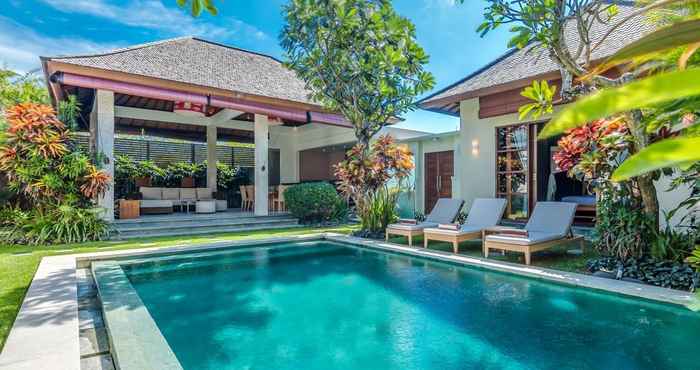 สระว่ายน้ำ Villa Essence Seminyak