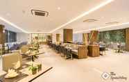 ร้านอาหาร 5 New Square Patong Hotel