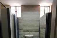 In-room Bathroom Dormitels.ph Luneta Park