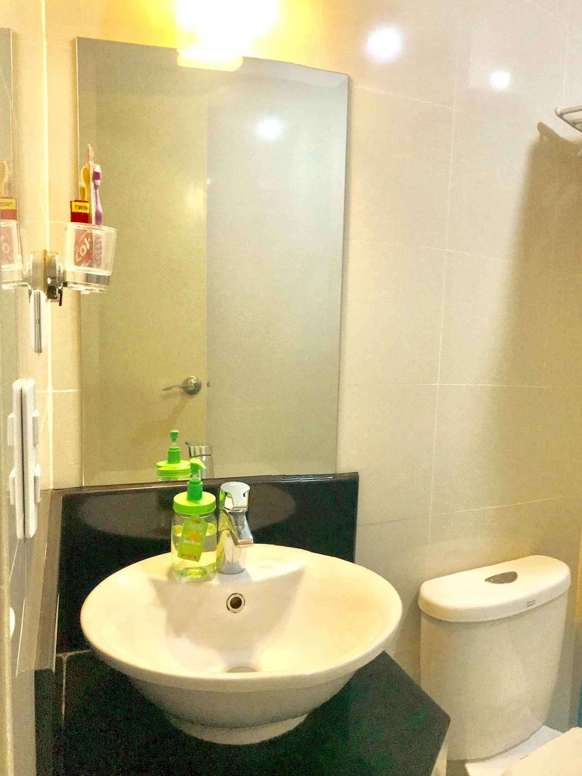 In-room Bathroom Studio Condo Across Manila Airport