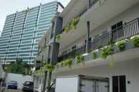 Exterior 8 Residence Gatot Subroto