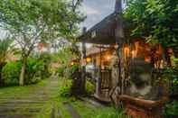 Bar, Kafe, dan Lounge Keramas Sacred River Retreat Resort and Villas