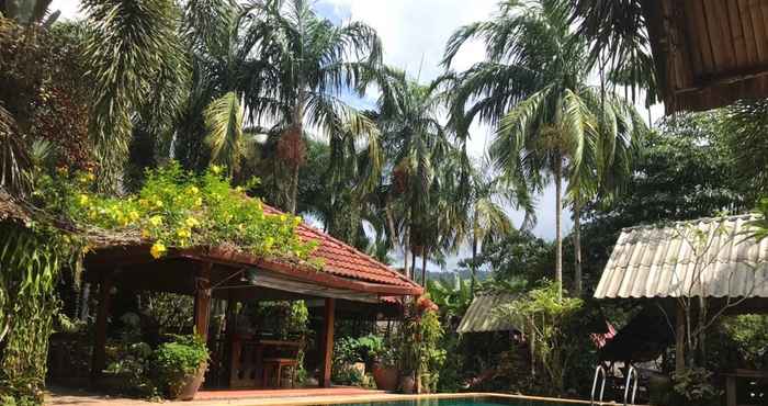 Kolam Renang Frog and Catfish Country Inn Krabi