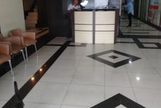 로비 Apartment Gateway Cicadas by GPro