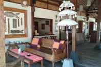 Lobby Desa Dunia Beda Beach Resort