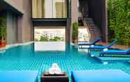 Kolam Renang 2 Mövenpick Residences Ekkamai Bangkok