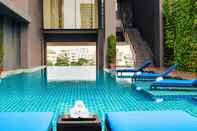 Kolam Renang Mövenpick Residences Ekkamai Bangkok