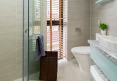 Toilet Kamar 6 Soleil Apartment 