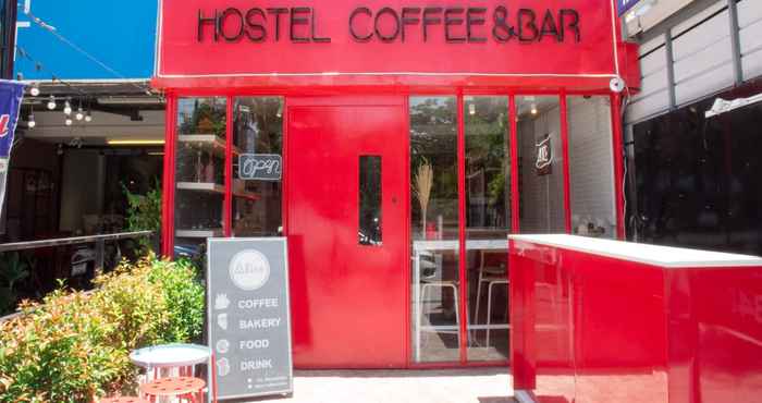 ภายนอกอาคาร Alice Hostel Coffee & Bar