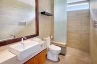 Toilet Kamar Urban Cabin Villa