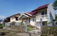 Exterior 3 Villa D'Orchid Park Cipanas F4-5