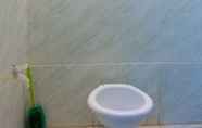 Toilet Kamar 3 Ais’G Homestay