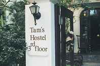 Exterior Tam's Hostel