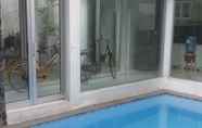 Swimming Pool 2 Khomestay Jogja