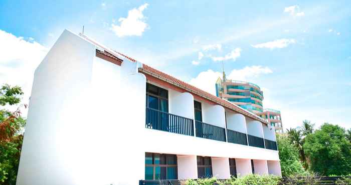 Exterior Sea Memories White Sand Beach Hotel