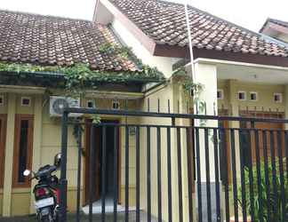 Bên ngoài 2 Dyon Homestay