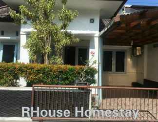 ภายนอกอาคาร 2 Rhouse Homestay