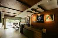 Lobi The Madeline Boutique Hotel and Suites