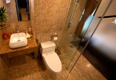 ห้องน้ำภายในห้อง 6 Dhp Luxury Hotel Nha Trang