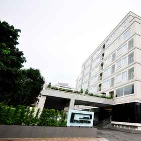 Exterior / Building 1 Parinda Hotel, Hotel HOSTBKK Arts Center / Dance Studio