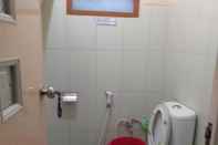 In-room Bathroom Full House 3 Bedroom at Homestay Citro Djojo