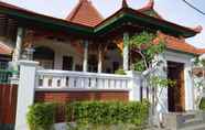 Luar Bangunan 6 Rumah Jawa Guest House (Syariah)