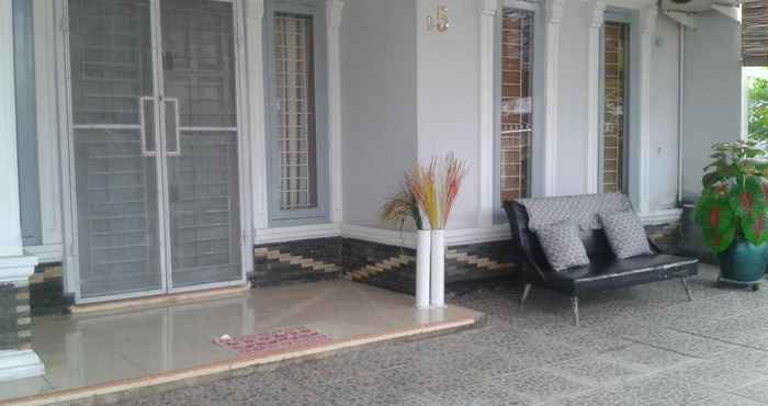 Bangunan Lika Homestay Near Airport