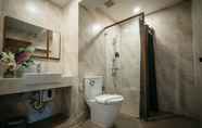 Toilet Kamar 5 Salolife Hotel